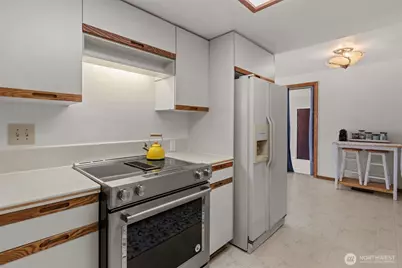 16022 126th Avenue SE, Renton, WA 98058 - Photo 5