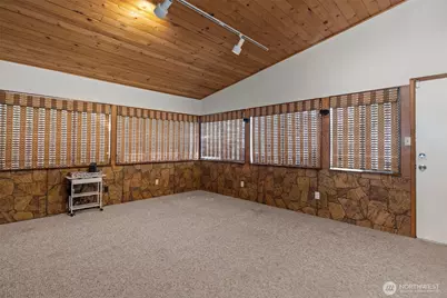 16022 126th Avenue SE, Renton, WA 98058 - Photo 17