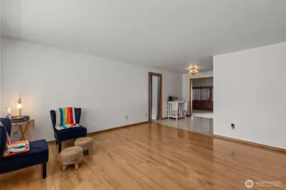 16022 126th Avenue SE, Renton, WA 98058 - Photo 3