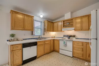 636 Chenois Avenue NE, Ocean Shores, WA 98569 - Photo 7