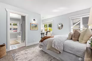 9039 North Town Dr NE, Bainbridge Island, WA 98110 - Photo 21