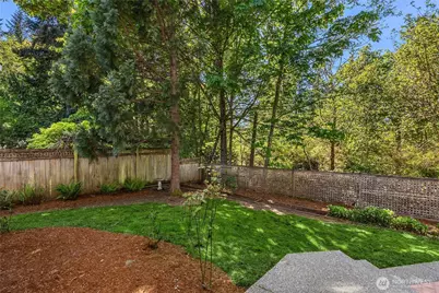 9039 North Town Drive NE, Bainbridge Island, WA 98110 - Photo 31