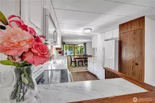 18425 NE 95th St, Redmond, WA 98052 - Photo 5