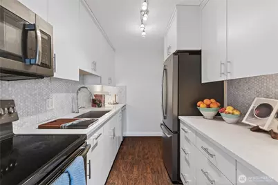 308 E Republican Street #705, Seattle, WA 98102 - Photo 5