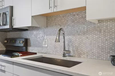 308 E Republican Street #705, Seattle, WA 98102 - Photo 7