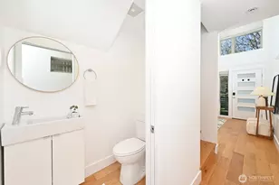 2108 E James St, Seattle, WA 98122 - Photo 9