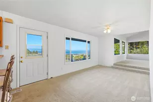 2198 Aurora Ct, Oak Harbor, WA 98277 - Photo 9