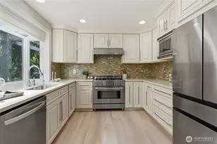 15461 SE 67th St, Bellevue, WA 98006 - Photo 9