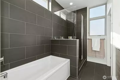 4411 Meridian Avenue N, Seattle, WA 98103 - Photo 19