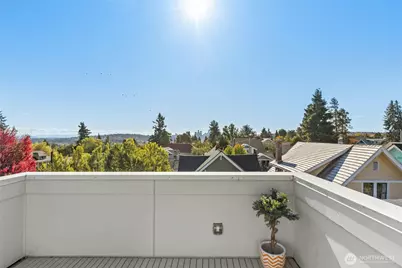 4411 Meridian Avenue N, Seattle, WA 98103 - Photo 25