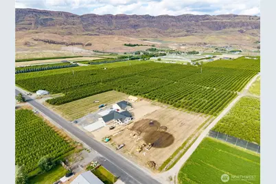513 S Webb Avenue S, East Wenatchee, WA 98802 - Photo 1