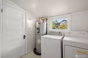 233 W 3rd St, Port Angeles, WA 98362 - Photo 19