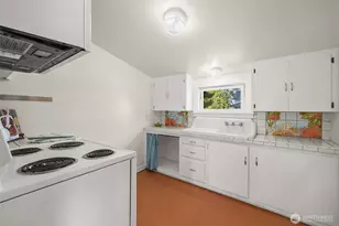 233 W 3rd St, Port Angeles, WA 98362 - Photo 13