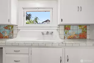 233 W 3rd St, Port Angeles, WA 98362 - Photo 15