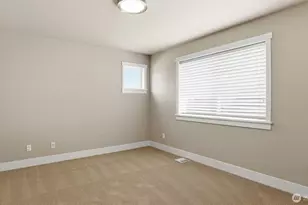 11935 SE 76th St, Newcastle, WA 98056 - Photo 35