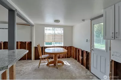 325 N Hawthorne Street, Burlington, WA 98233 - Photo 17
