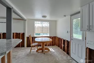 325 N Hawthorne St, Burlington, WA 98233 - Photo 17