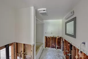 325 N Hawthorne St, Burlington, WA 98233 - Photo 13