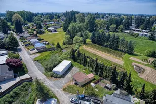 325 N Hawthorne St, Burlington, WA 98233 - Photo 3