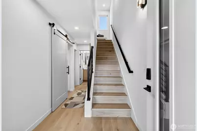 4142 44th Avenue SW, Seattle, WA 98116 - Photo 3