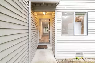 15307 15th Ave NE, Shoreline, WA 98155 - Photo 3