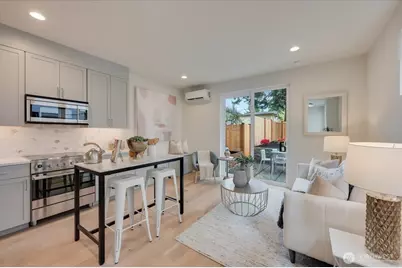 13540 39th Avenue NE #A, Seattle, WA 98125 - Photo 3
