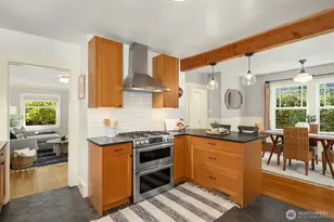 546 N 75th St, Seattle, WA 98103 - Photo 11
