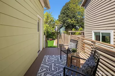 546 N 75th Street, Seattle, WA 98103 - Photo 25