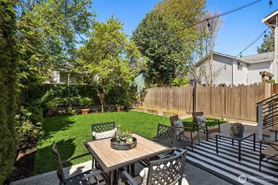 546 N 75th Street, Seattle, WA 98103 - Photo 27