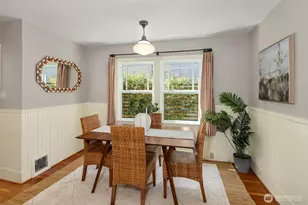 546 N 75th St, Seattle, WA 98103 - Photo 13