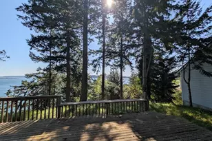 7537 Holiday Blvd, Guemes Island, WA 98221 - Photo 5