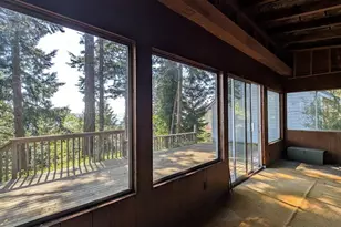 7537 Holiday Blvd, Guemes Island, WA 98221 - Photo 9