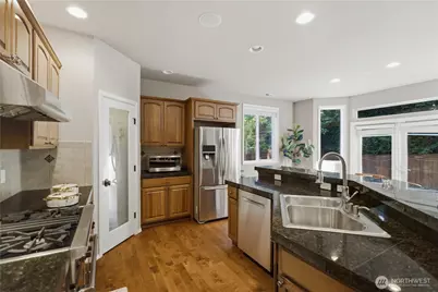 12855 NE 197th Place, Woodinville, WA 98072 - Photo 11