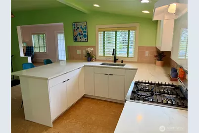 908 N 102nd, Seattle, WA 98133 - Photo 13
