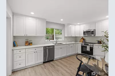 8117 17th Avenue SW #B, Seattle, WA 98106 - Photo 11
