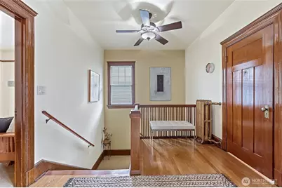 2025 Boylston Avenue E, Seattle, WA 98102 - Photo 17