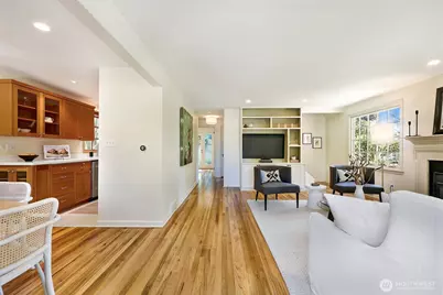3803 NE 82nd Street, Seattle, WA 98115 - Photo 9