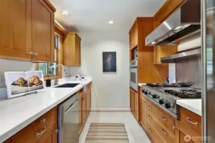 3803 NE 82nd St, Seattle, WA 98115 - Photo 13