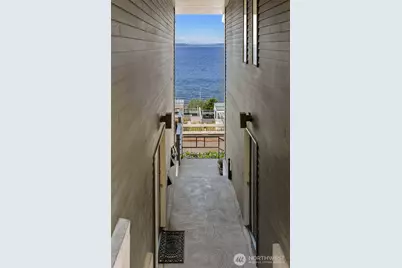 2122 Halleck Avenue SW, Seattle, WA 98116 - Photo 9