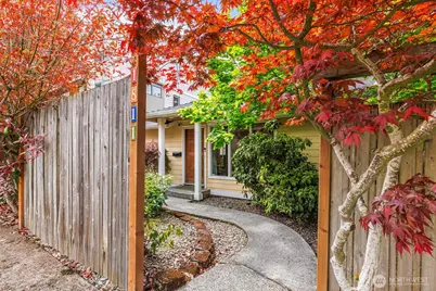 1811 29th Avenue, Seattle, WA 98122 - Photo 1