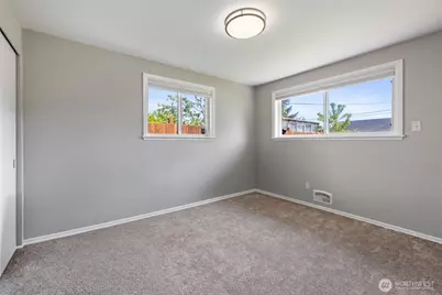 123 115th Street E, Tacoma, WA 98445 - Photo 17