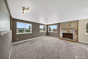 945 Walker Ave, Oak Harbor, WA 98277 - Photo 3