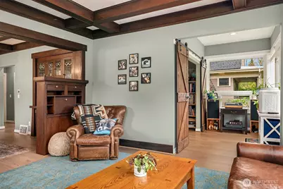 6411 Woodland Place N, Seattle, WA 98103 - Photo 5