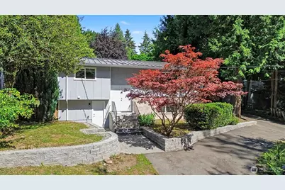 11040 40th Avenue NE, Seattle, WA 98125 - Photo 1