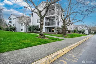 6700 NE 182nd St, Kenmore, WA 98028 - Photo 3