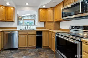 2004 7th St SW, Puyallup, WA 98371 - Photo 13