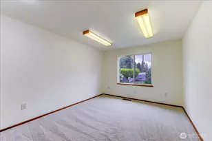 20426 Dayton Ave N, Shoreline, WA 98133 - Photo 17