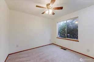 20426 Dayton Ave N, Shoreline, WA 98133 - Photo 15