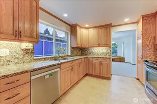 20426 Dayton Ave N, Shoreline, WA 98133 - Photo 9