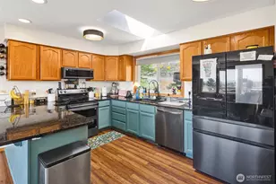 1818 35th St, Bellingham, WA 98229 - Photo 5